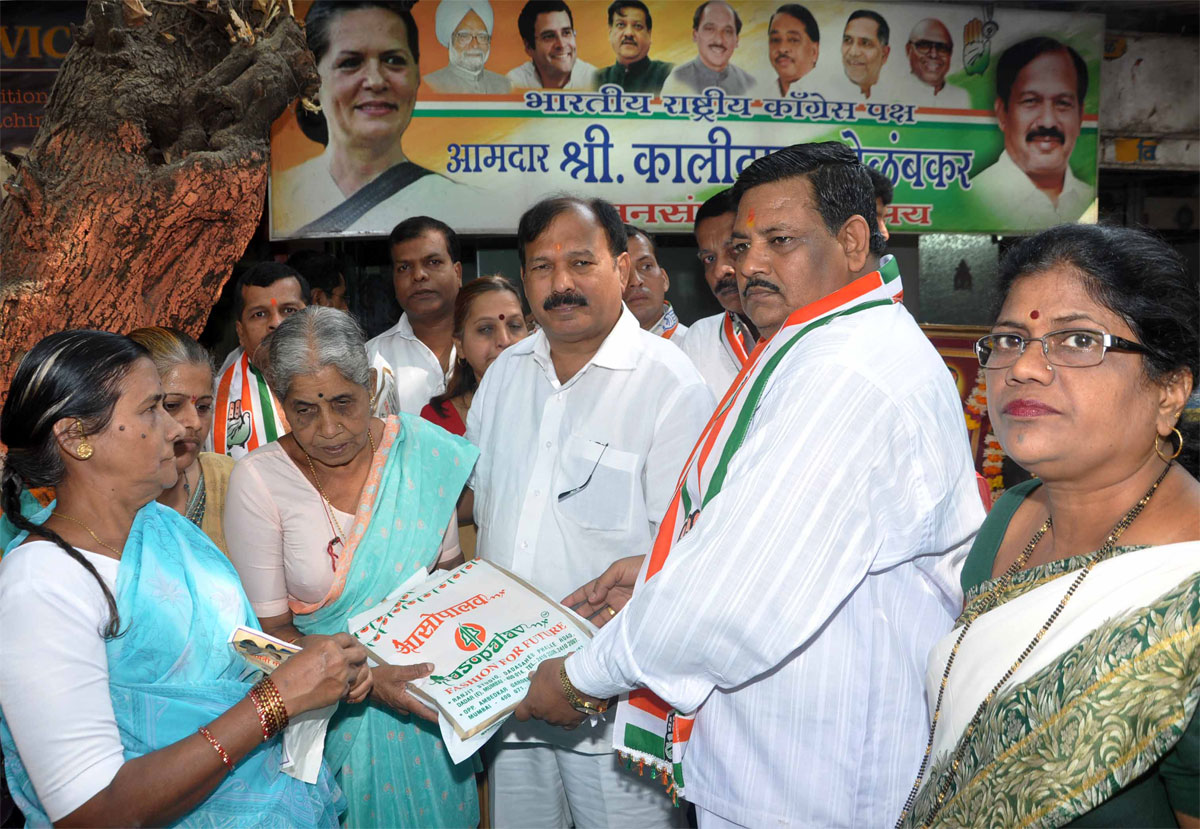 CONGRESS PRESIDENT SONIA GANDHI BIRTHDAY CELEBRATED BY MLA KALIDAS KOLAMBKAR "FREE SAREE'S DISTRIBUTION" AT DADAR.
