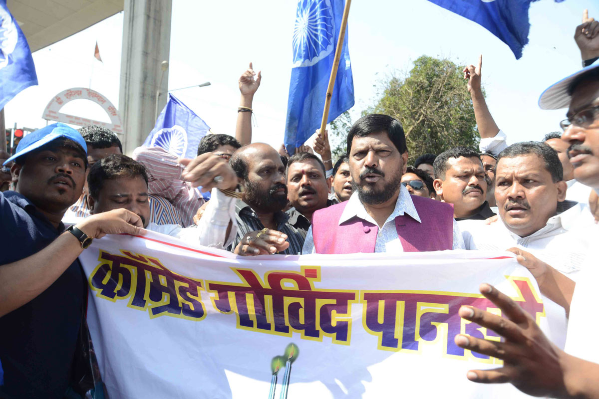 Rasta Roko Andolan by RPI Leader Ramdas Athawale at Chembur.