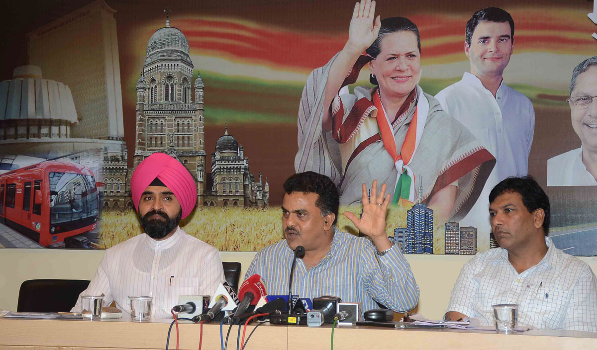 Mumbai Congress President Sanjay Nirupam Press Conference at Rajiv Gandhi Bhavan.