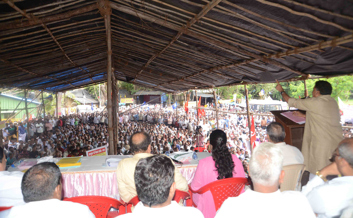 Mumbai Hawkers Protest Rally in Chief Presence of MRCC President Sanjay Nirupam