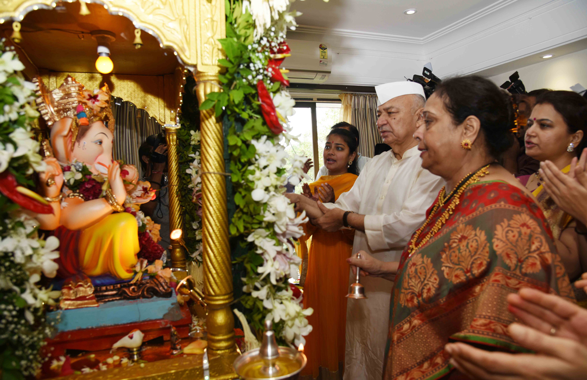 Political Leader's Celebrate Ganesh Chaturthi in Mumbai.Ganpati Bappa Morya...!