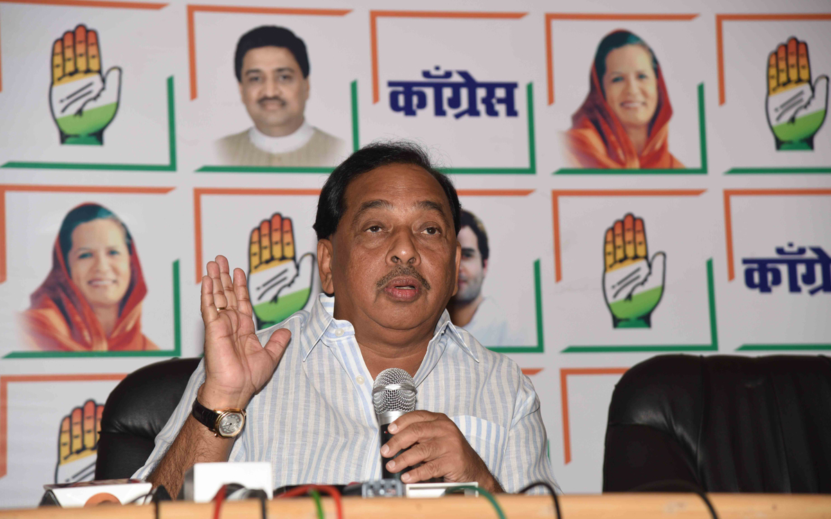 Congress Leader & Ex.Chief Minister Narayanrao Rane During Press Conference at Gandhi Bhavan.