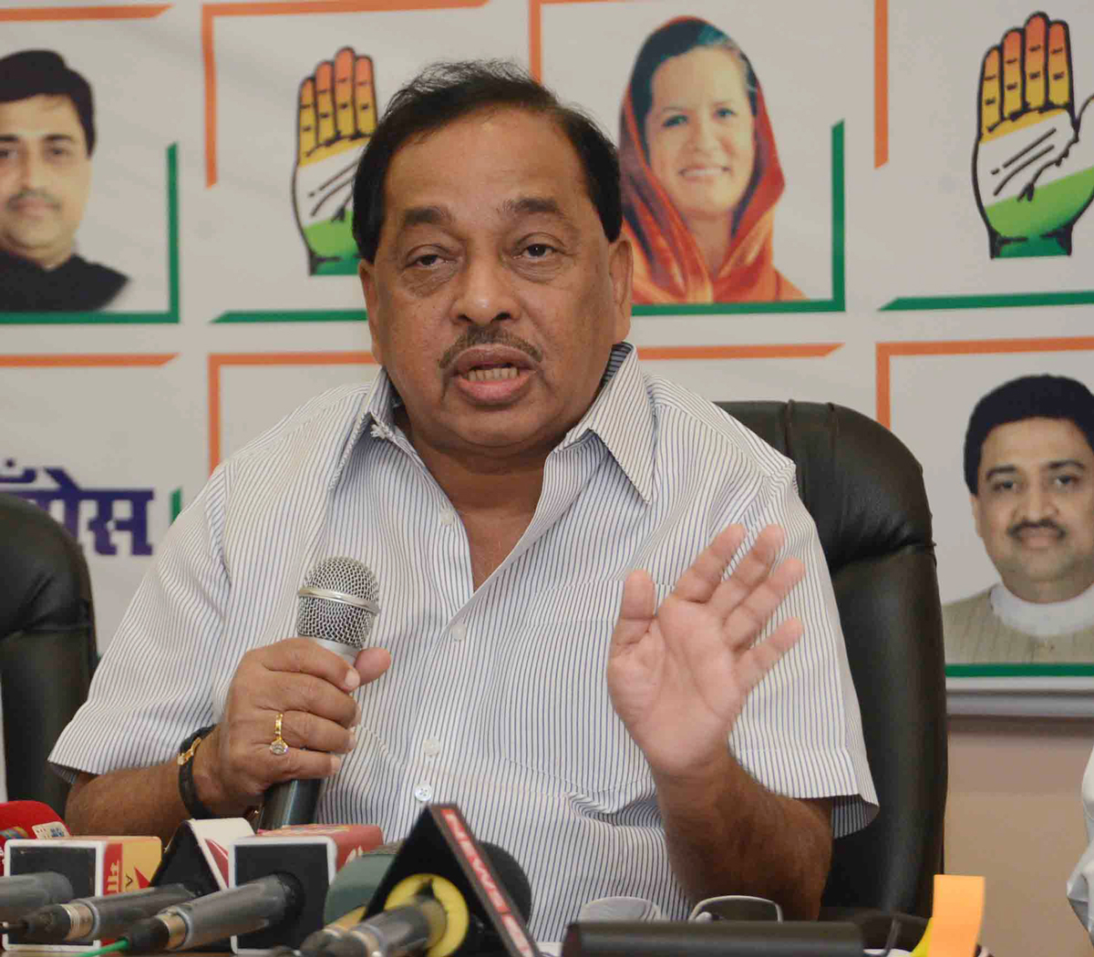 Ex.Chief Minister Narayanrao Rane Press Conference at Gandhi Bhavan.