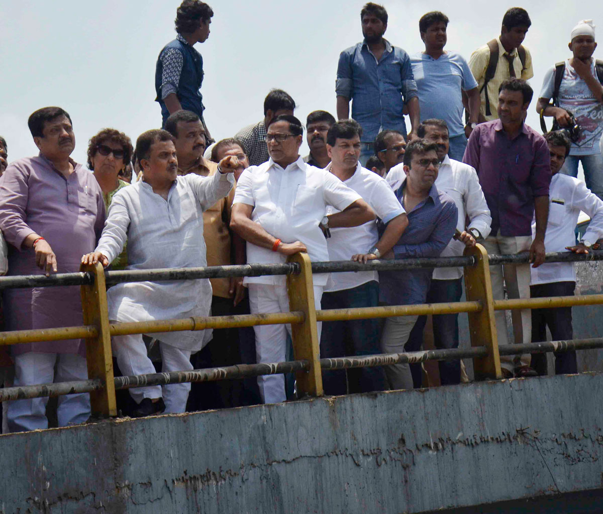 MRCC President Sanjay Nirupam Pre Monsoon visit to Mumbai Nalla's
