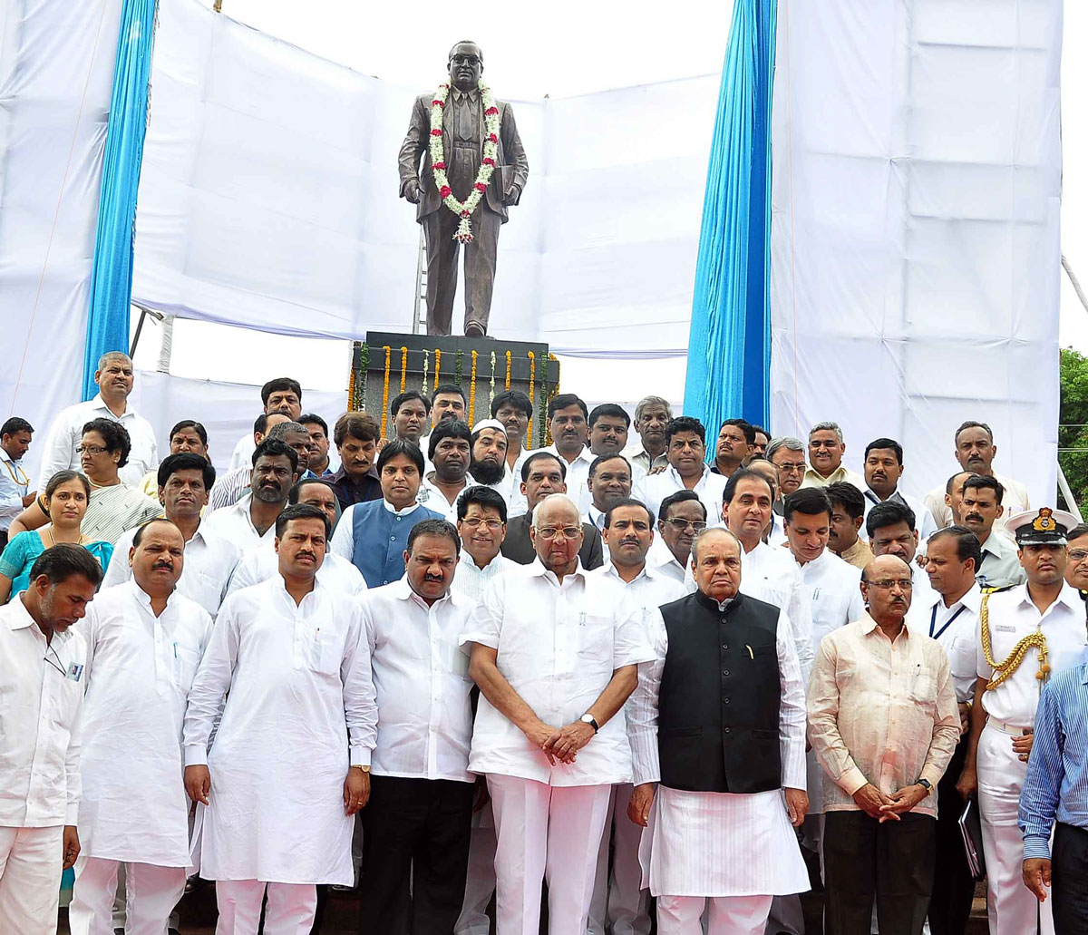 GOVERNOR K.SANKARNARAYANAN ,WITH UNION MINISTER SHARAD PAWAR FOR UNVEILING THE STATUE CEREMONY OF DR.BABASAHEB AMBEDKAR AT AURANGABAD.