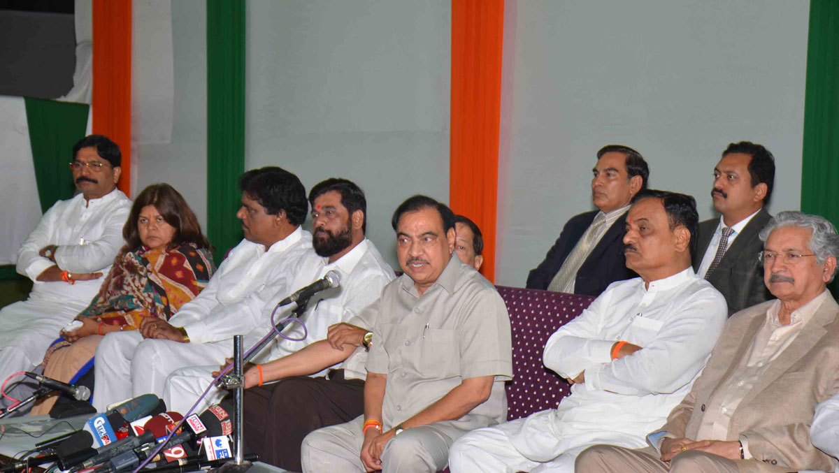 Press Conference Of Minister Eknathrao Khadse at Ramgiri Nagpur.
