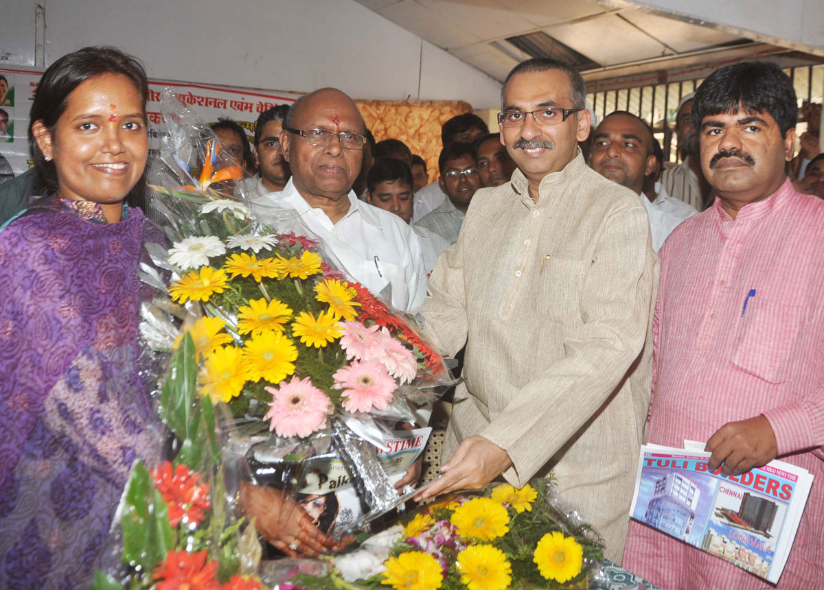 MINISTER VARSHAA TAI GAIKWAD BIRTHDAY CELEBRETED IN MUMBAI.