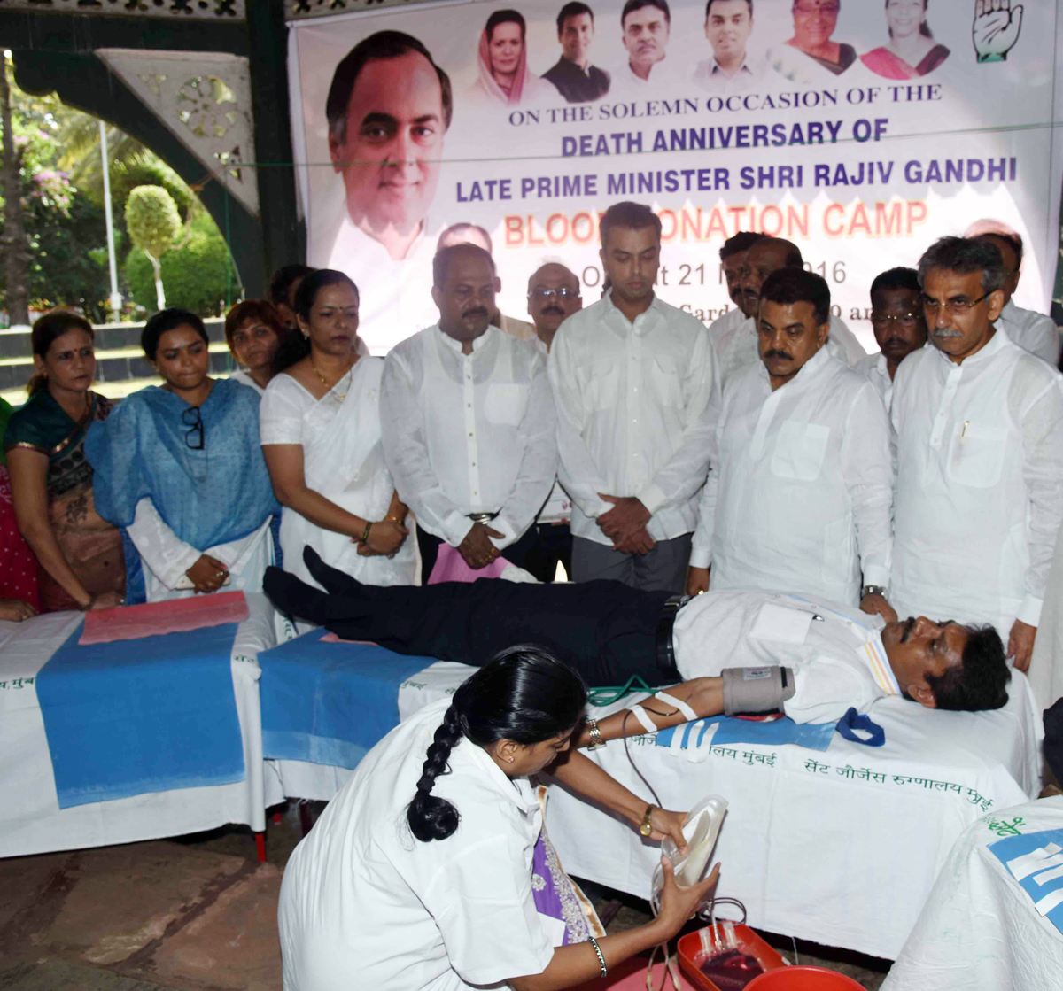 Mumbai Congress Paying Tribute to Former Prime Minister Late.Rajiv Gandhiji on his Death Anniversary.