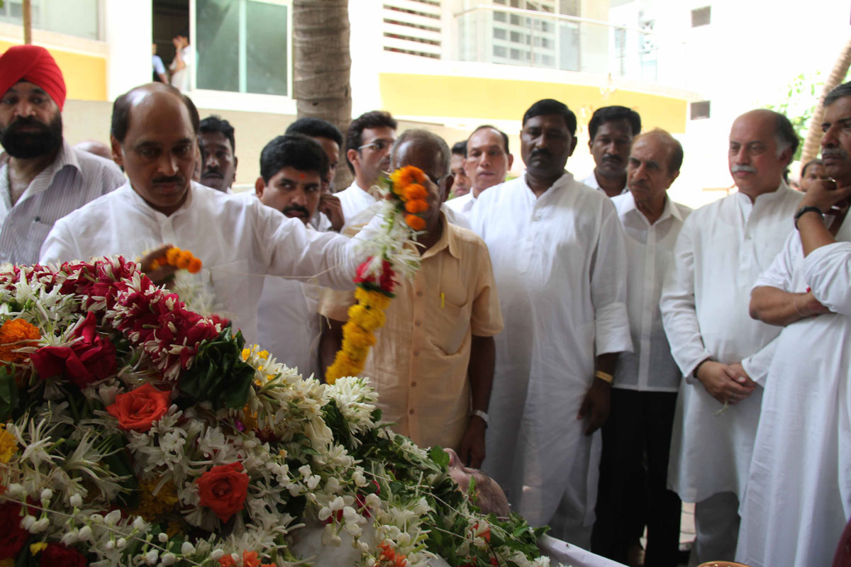 VASANT KAMAT FATHER OF M.P. & EX.UNION MINISTER GURUDAS KAMAT PASSED AWAY TODAY MORNING FUNERAL AT CHEMBUR.
