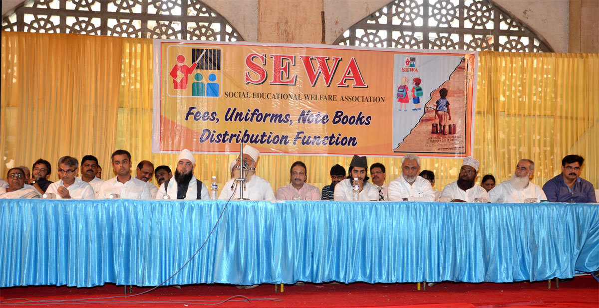 UNION MINISTER OF STATE MILIND DEORA IN "SEWA" PROGRAMME AT HAJ HOUSE.