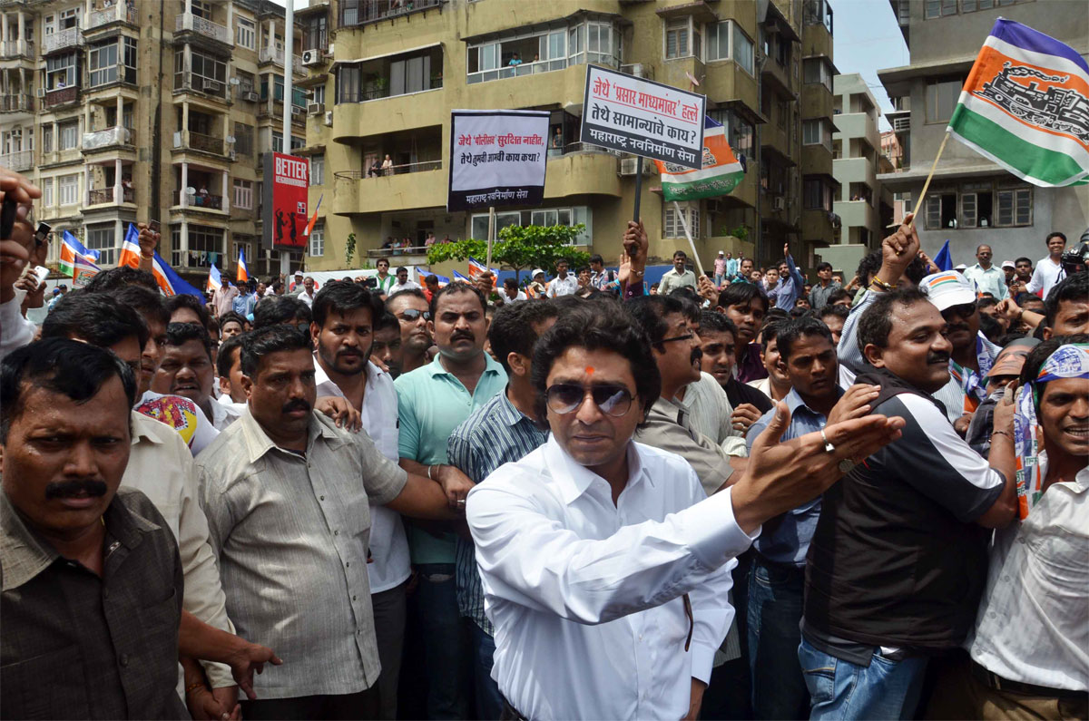 MNS CHIEF RAJ THAKRE PROTEST RALLY FROM GIRGAON CHOWPATY TO AZAD MAIDAN.