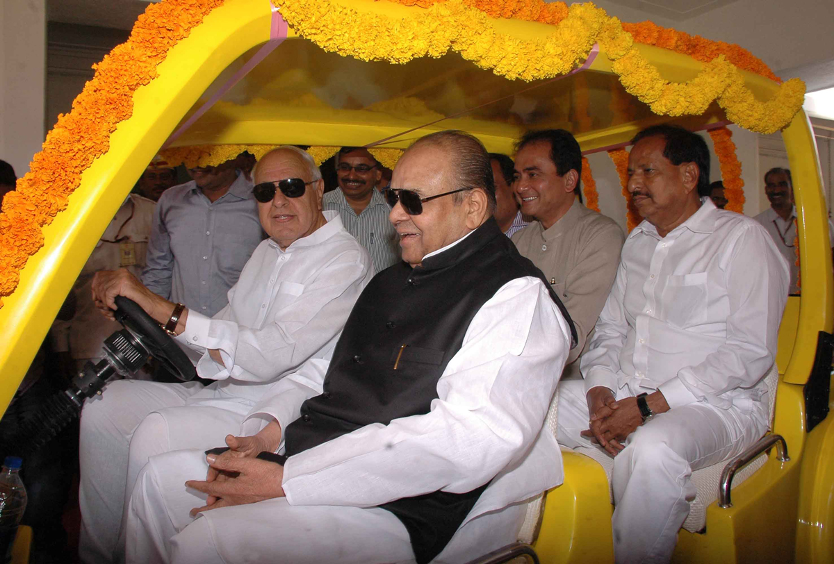UNION MINISTER DR.FAROOQ ABDULLA & GOVERNOR K.SANKARNARAYANAN AT RAJ BHAVAN