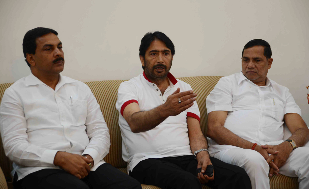 MR.GHULAM AHMED MIR MINISTER FOR TOURISM,J&K WITH MINISTER NASIM KHAN & EX.MUMBAI CONGRESS PRESIDENT & MLA KRIPASHANKAR SINGH.