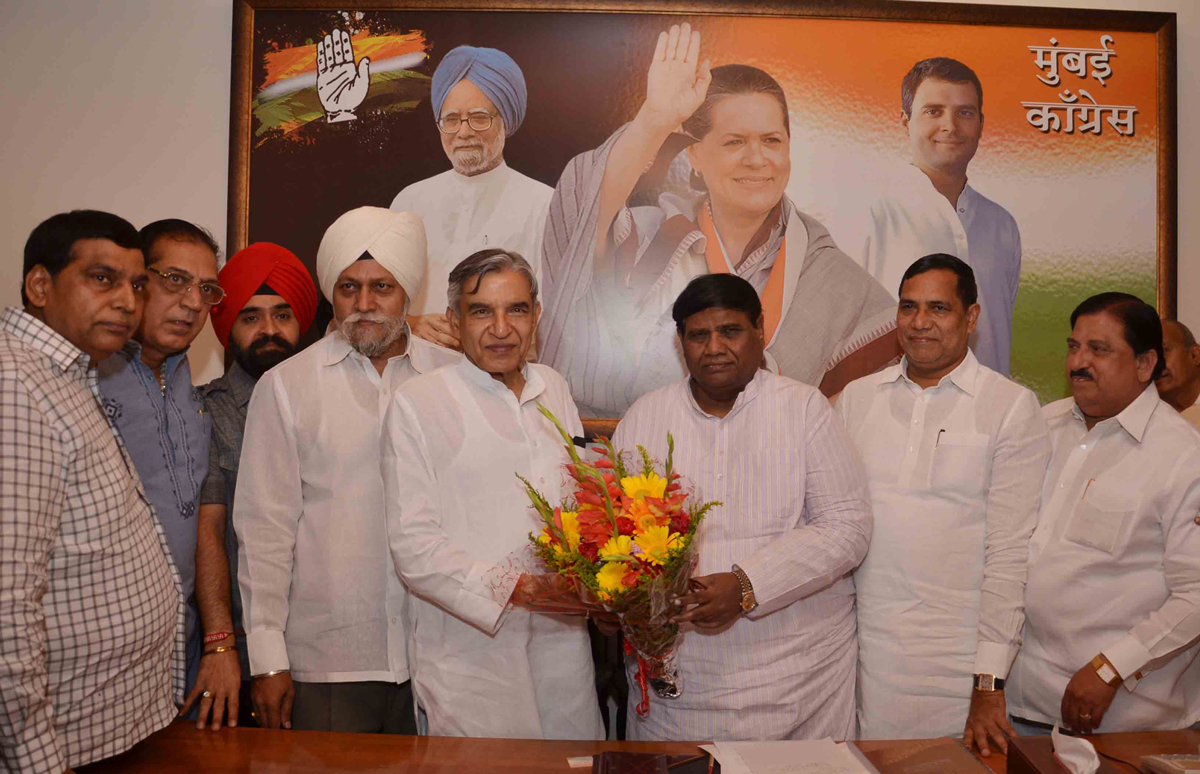 UNION MINISTER OF RAILWAY PAWAN KUMAR BANSAL VISITED AT MUMBAI CONGRESS AZAD MAIDAN.