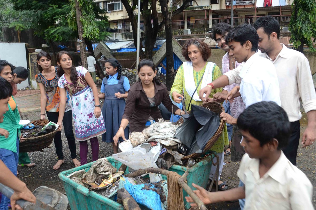 MUMBAI CONGRESS ENVIRONMENT CELL ON "ASHADI EKADASHI" AT MALAD.