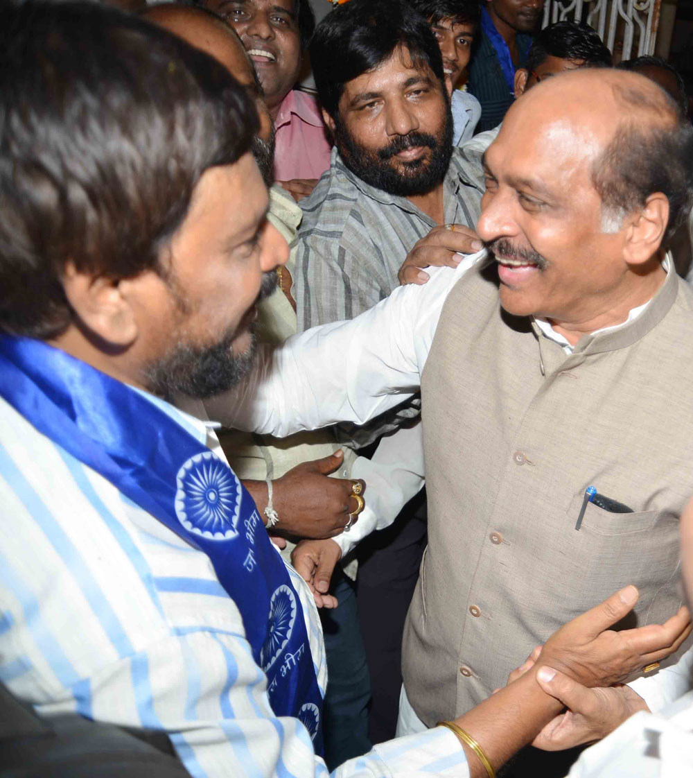 MPCC PRESIDENT MANIKRAO THAKARE & RPI LEADER RAMDAS ATHAWALE CELEBRATING AT DADAR CHIATYABHOOMI !!!!!!!