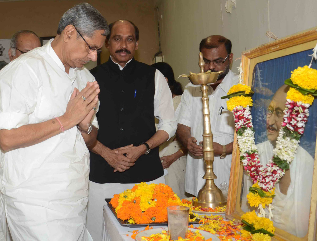 Maharashtra State Congress Committee Tribute to Father of the Nation Mahatma Gandhi on His Death Anniversary at Tilak Bhavan Dadar.