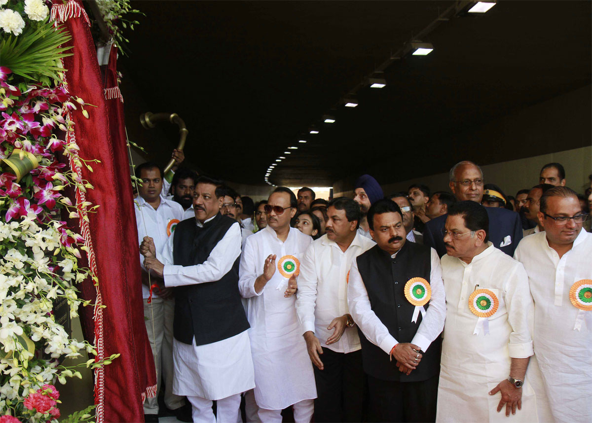 Chief Minister Prithviraj Chavan Inaugurates Sahar Elevated Flyover.
