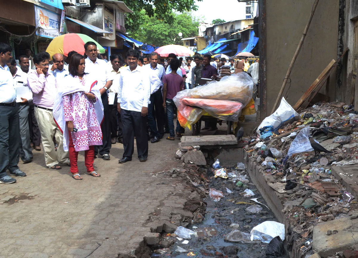 Dharavi Assembly MLA & Minister Varshatai Gaikwad visited our Constituency Area before Monsoon.
