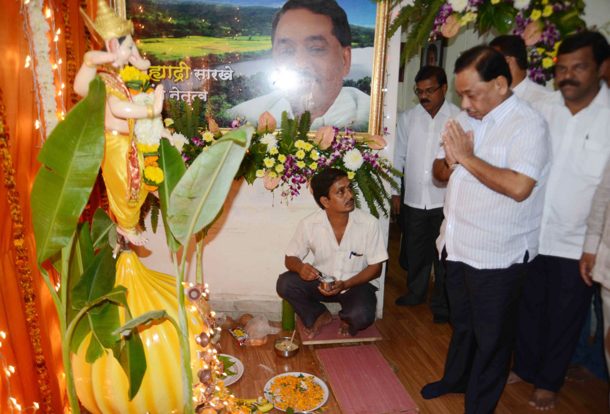 Congress Leader Narayanrao Rane at BEST Office Wadala.