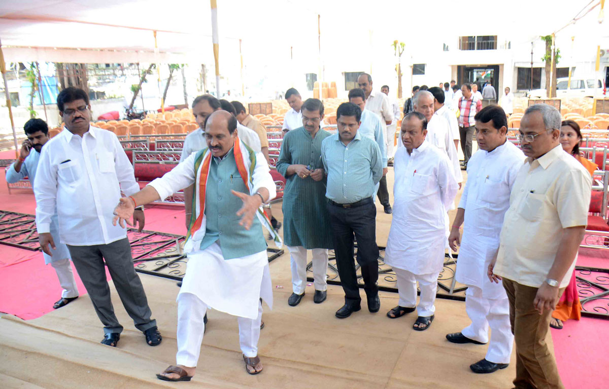 Ex.MPCC President Manikrao Thakre at Tilak Bhavan Dadar.