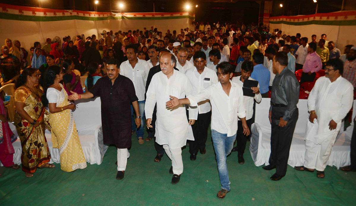 MRCC President Sanjay Nirupam & AICC Gen.Secretary Gurudas Kamat During Block Congress Worker's Meeting at Goregaon.