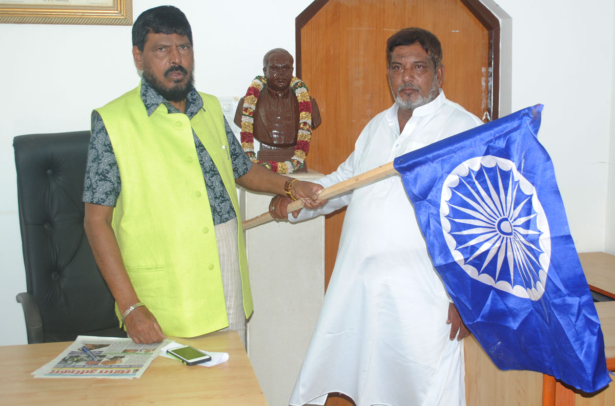RPI Leader Ramdas Athawale & Hyderabad Estikar Ali Khan at Mumbai Patrakar Sangh.