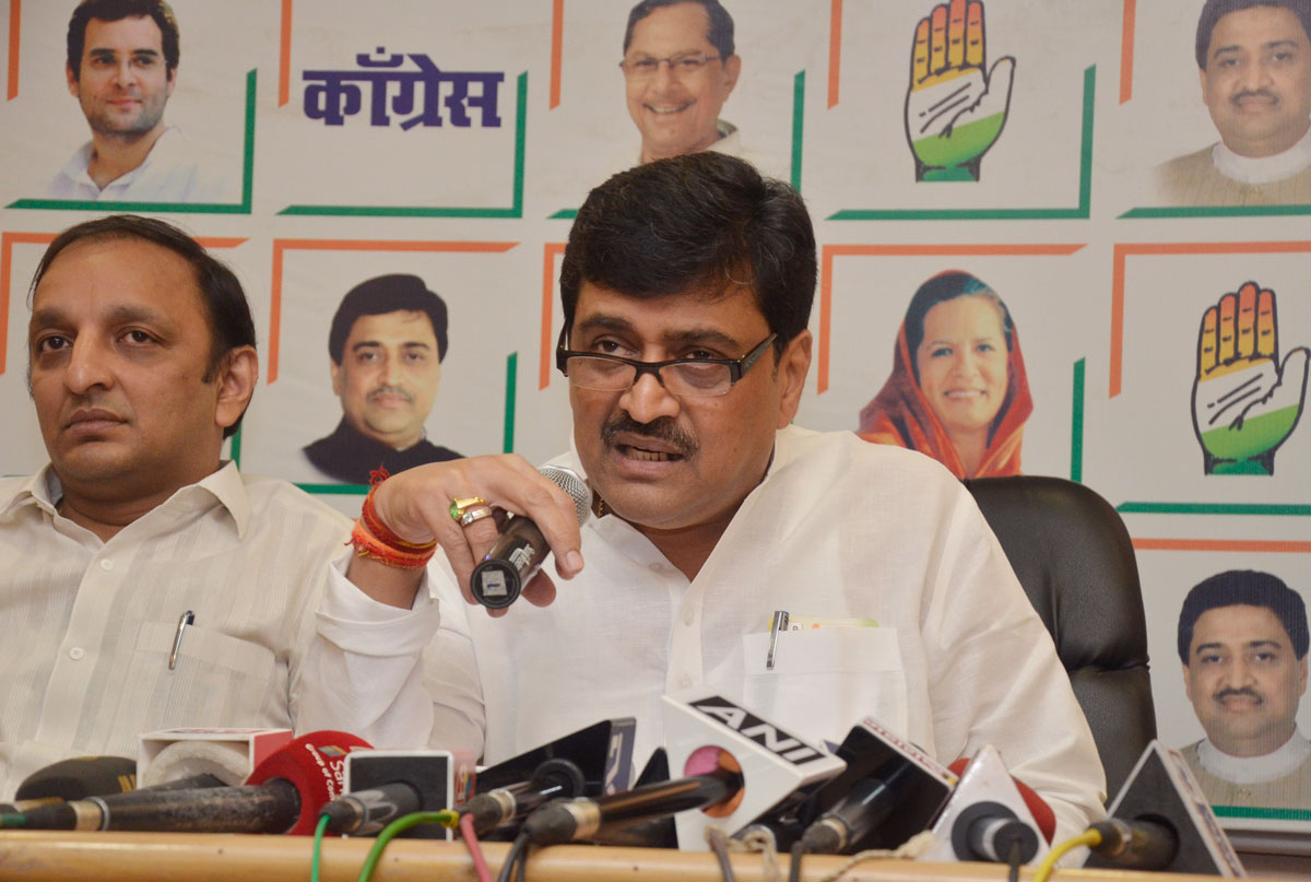 MPCC President Ashokrao Chavan Press Conference at Gandhi Bhavan.