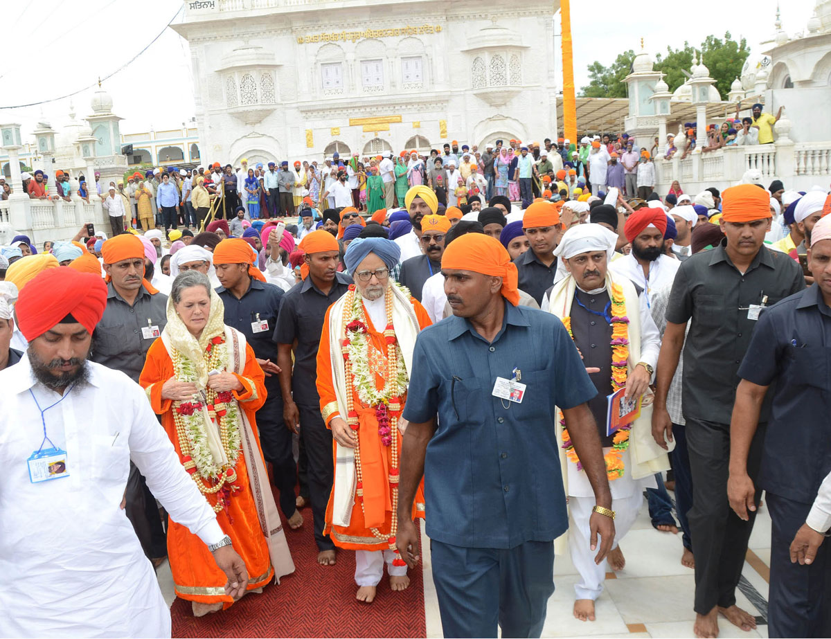 Congress President Sonia Gandhi & Former PM Manmohan Singh at Nanded.