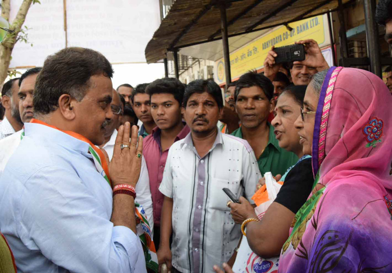 Mumbai Congress President Sanjay Nirupam During "Note Pe Charcha" at Kurla.