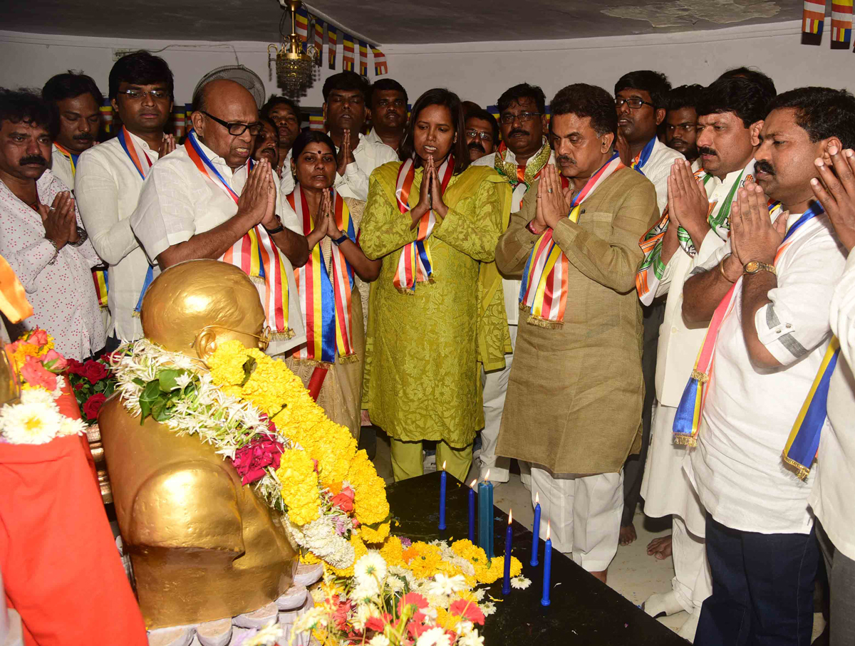 Mumbai Congress President Sanjay Nirupam on Savidhan Din at Chaitya Bhoomi Dadar.