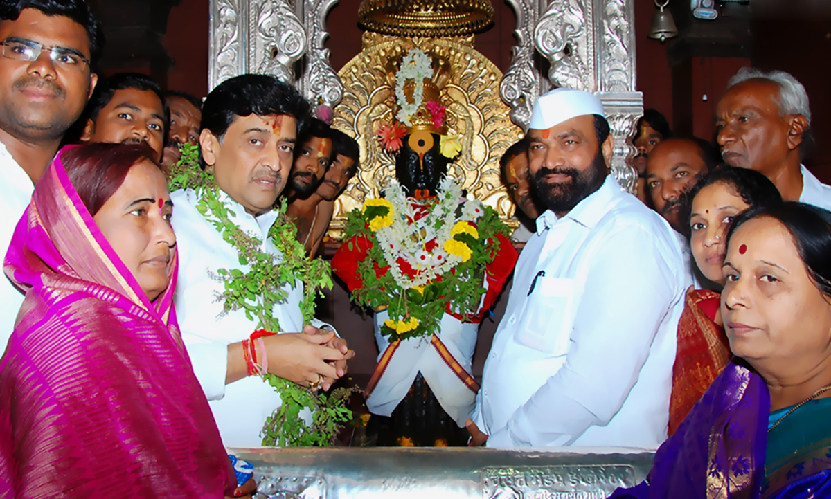 MPCC President Ashokrao Chavan for Pandurang Darshan at Vitthal Temple,Pandharpur.