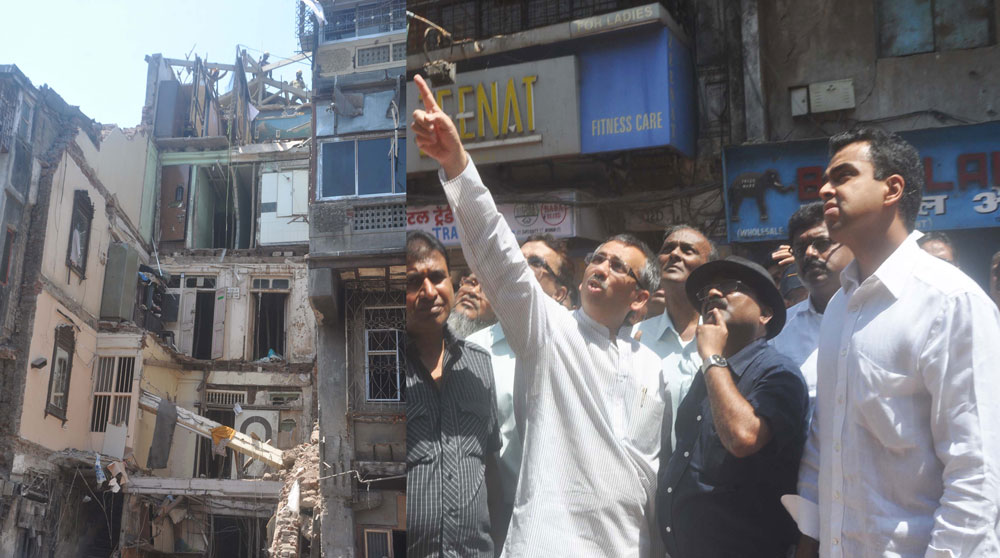 M.P.MILIND DEORA & M.L.A.AMIN PATEL AT PAYDHUNI.