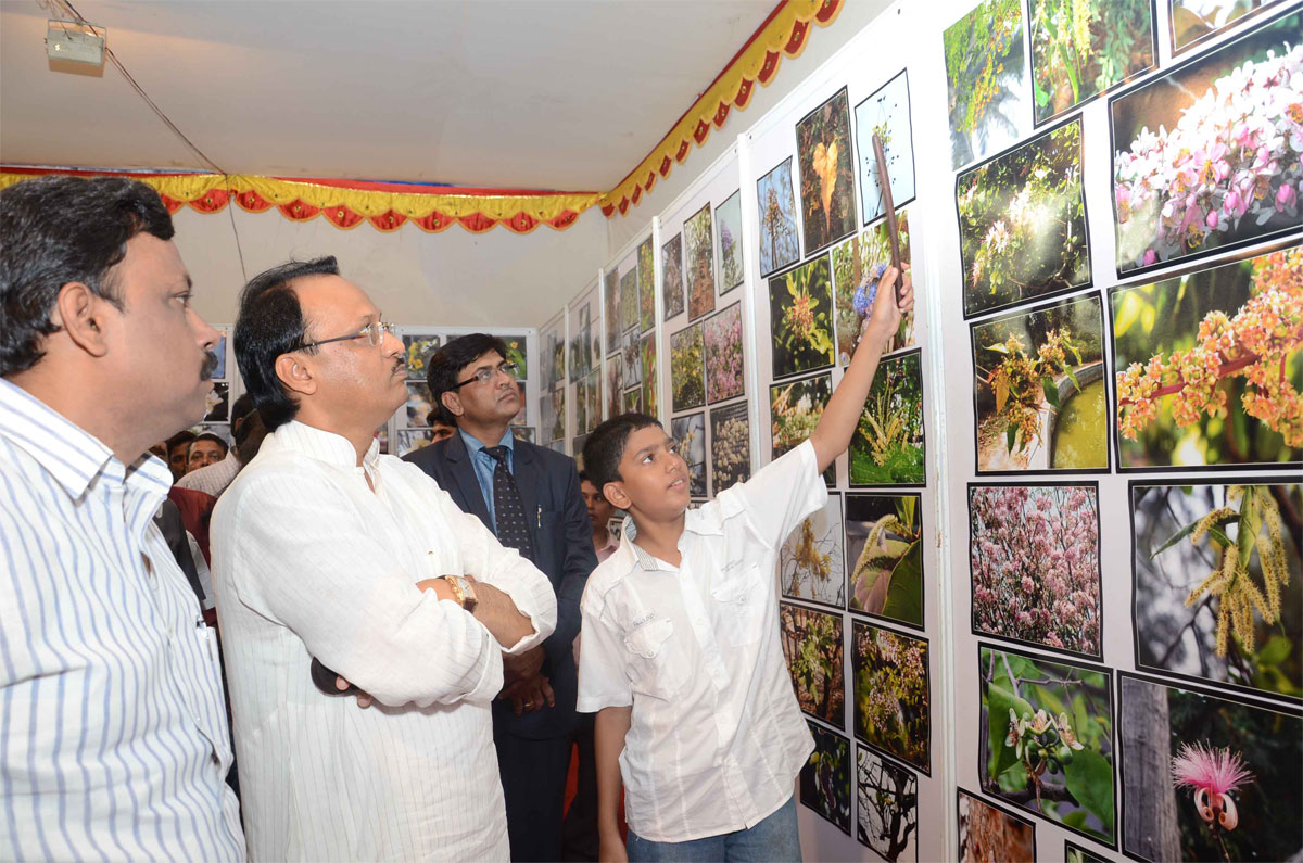 ENVIRONMENT DAY CELEBRATION AT Y. B. CHAVAN AUDITORIUM ON OCCASION CHIEF MINISTER PRITHVIRAJ CHAVAN,DY CHIEF MINISTER AJIT PAWAR .