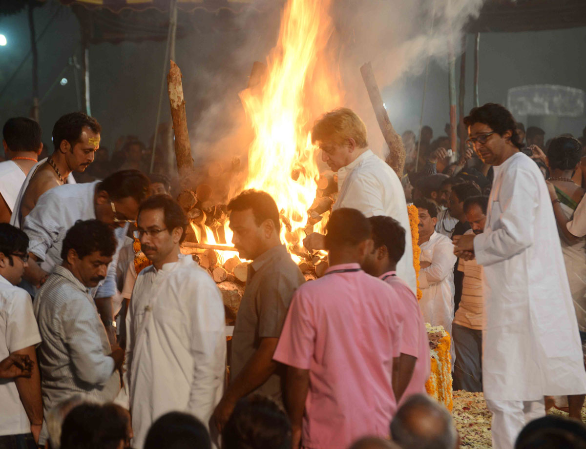 SHIVSENA SUPREMO BALASAHEB THAKAREY FUNERAL AT SHIVAJI PARK.