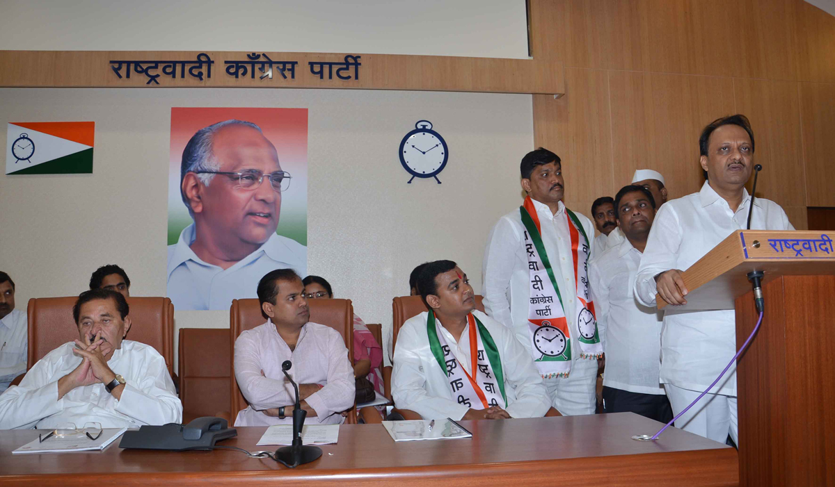 DY.CHIEF MINISTER AJITDADA PAWAR & NCP STATE PRESIDENT MADHUKARRAO PICHAD IN JANTA DARBAR AT NCP BHAVAN.