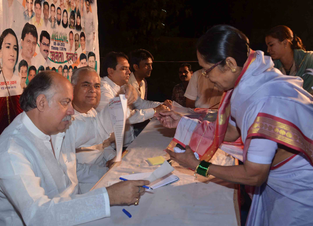 M.P.& EX UNIUON MINISTER GURUDAS KAMAT JANSAMPARK ABHIYAAN AT ANDHERI.