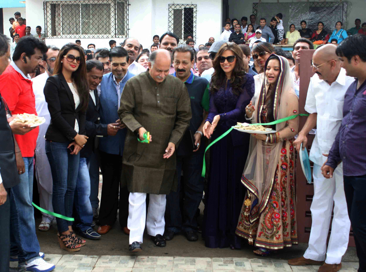 AICC GEN SEC.GURUDAS KAMAT INAUGURATES GALAXY VALLEY OF STARS AT KHAPOLI.