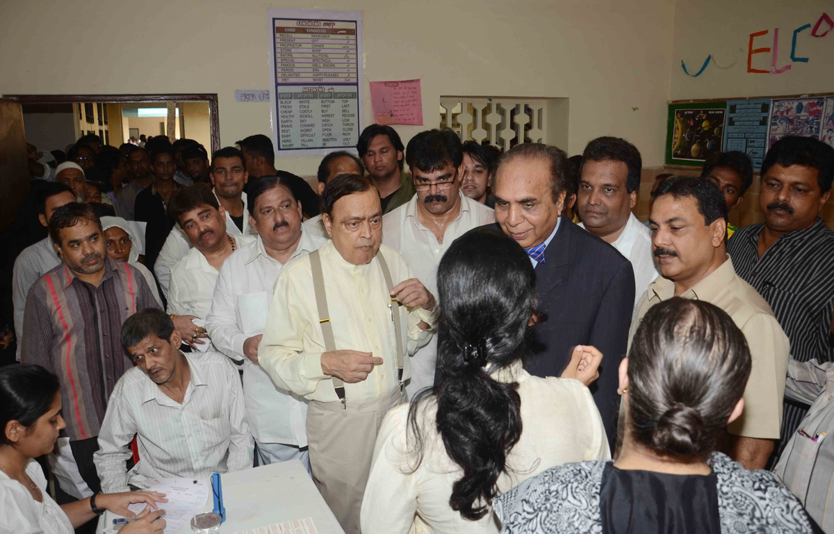 UNION MINISTER OF STATE & M.P.MILIND DEORA & KARM ORGANISED 81ST FREE EYE CHECK-UP CAMP AT UMER RAJAB MUNICIPAL SCHOOL MADAN PURA.