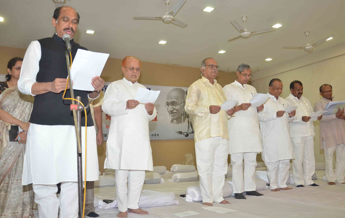 Maharashtra State Congress Committee Tribute to Father of the Nation Mahatma Gandhi on His Death Anniversary at Tilak Bhavan Dadar.