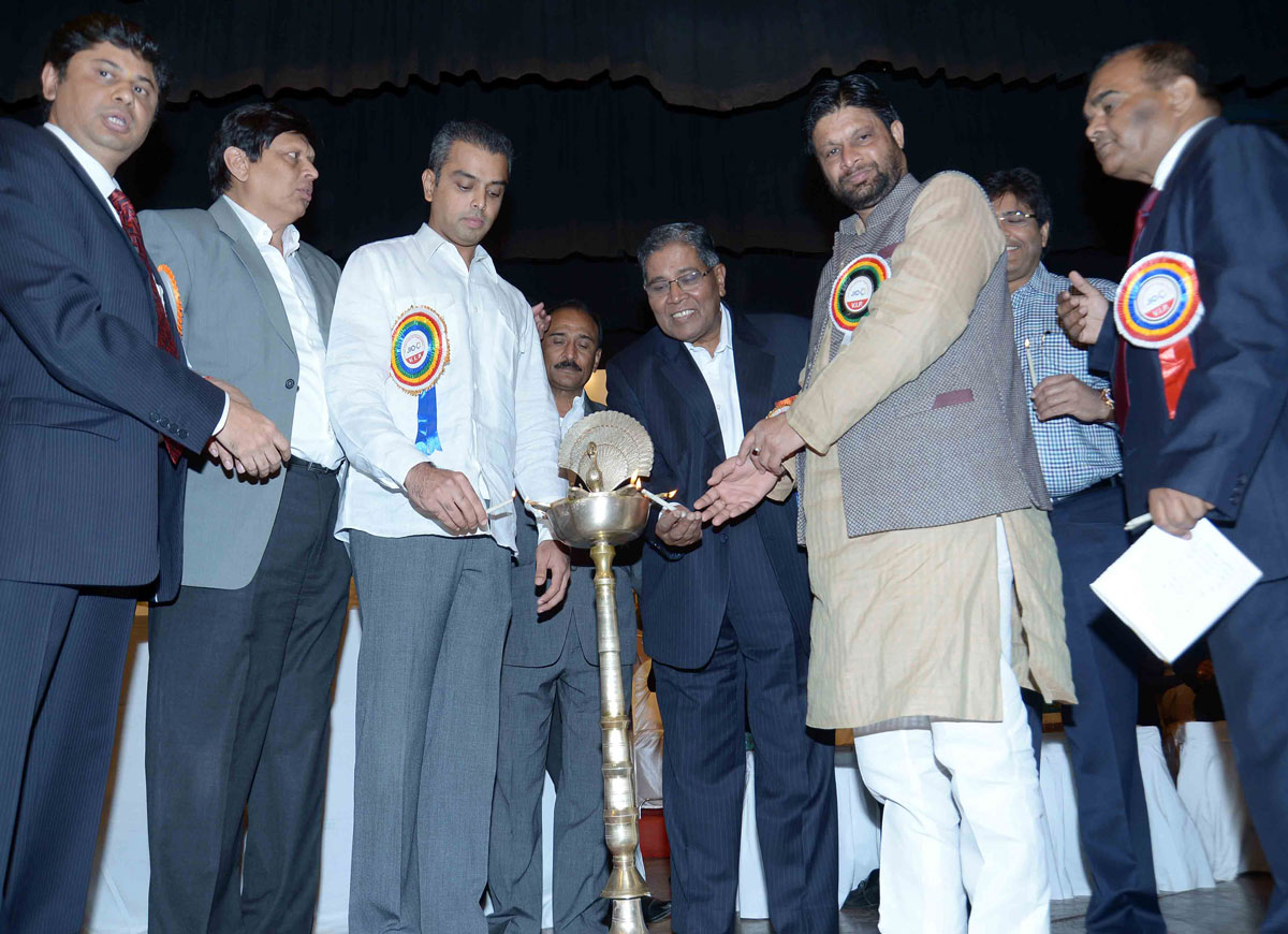 Union Minister of Minority Affairs K.Rehman Khan & Union Minister Milind Deora during Jain International Organization Function.
