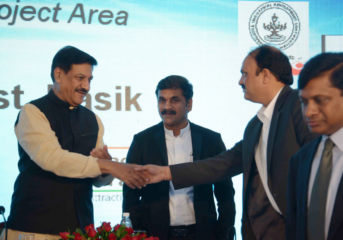 Hon'bl Chief Minister Prithviraj Chavan during MoU Signing Ceremony & Launch of "MAITRI" at hotel Trident Roof Top.