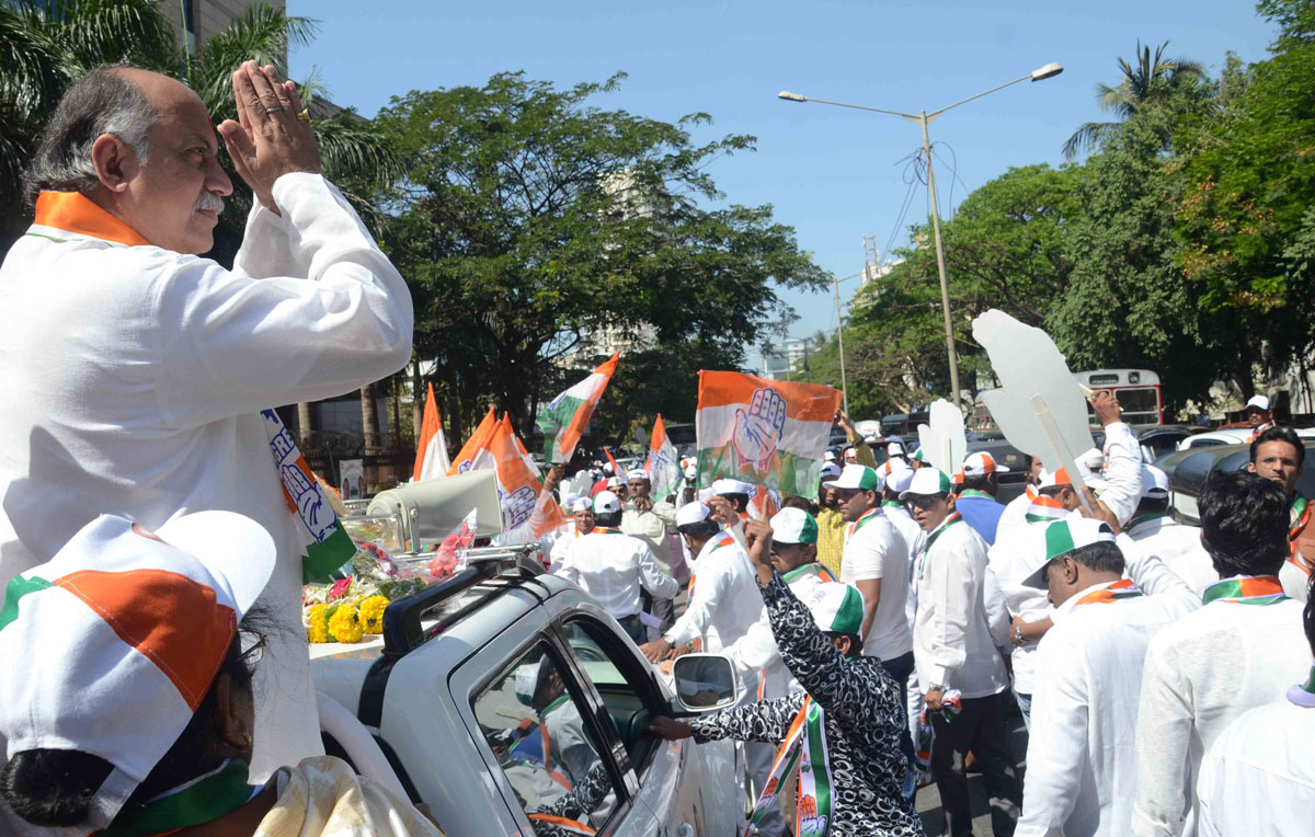 AICC Gen. Secretary & MP. Gurudas Kamat Started Campaigning for MP Election from Today at Andheri.
