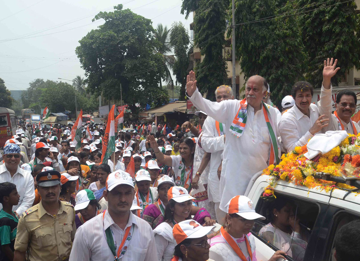Congress/NCP/PRP (Kawade)/ Republican Party of India (Democratic) Alliance MP.Candidate Gurudas Kamat Rally at Andheri East.