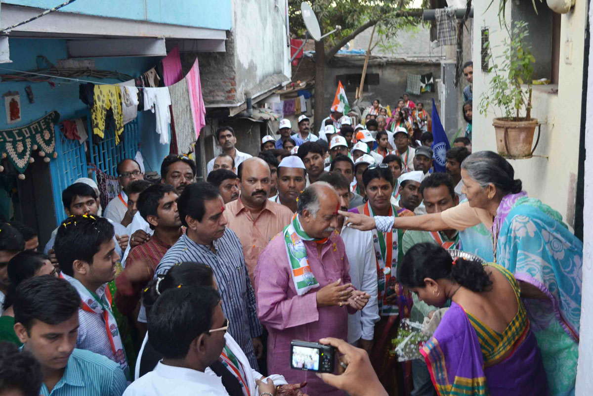 Shri.Gurudas Kamat Congress / NCP / PRP (Kawade) / Republican Party of India (Democratic) Alliance Candidate from 27- Mumbai North West Parliamentary Constituency in Dindoshi Assembly Area.