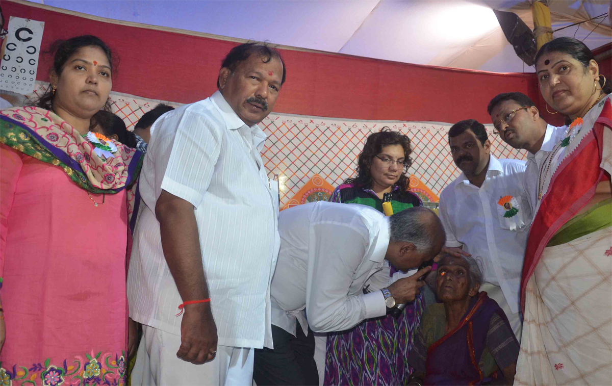 Naigaon Wadala Congress Assembly MLA Kalidas Kolambkar Organized Free Eye Check-up Camp at Wadala.