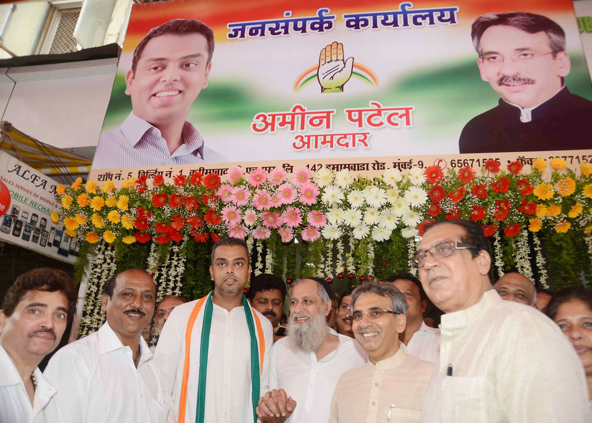 Congress Leader Milind Deora Inaugurates Jan Sampark Office Of MLA Amin Patel at Immamwada Road.