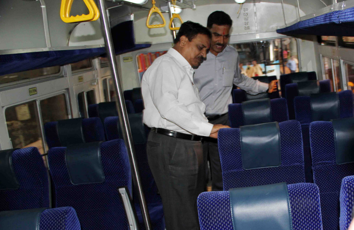 Transport Minister & Chairman MSRTC Divakar Raote Inaugurates 1st Hirkani Semi-Luxury Bus at Dadar.