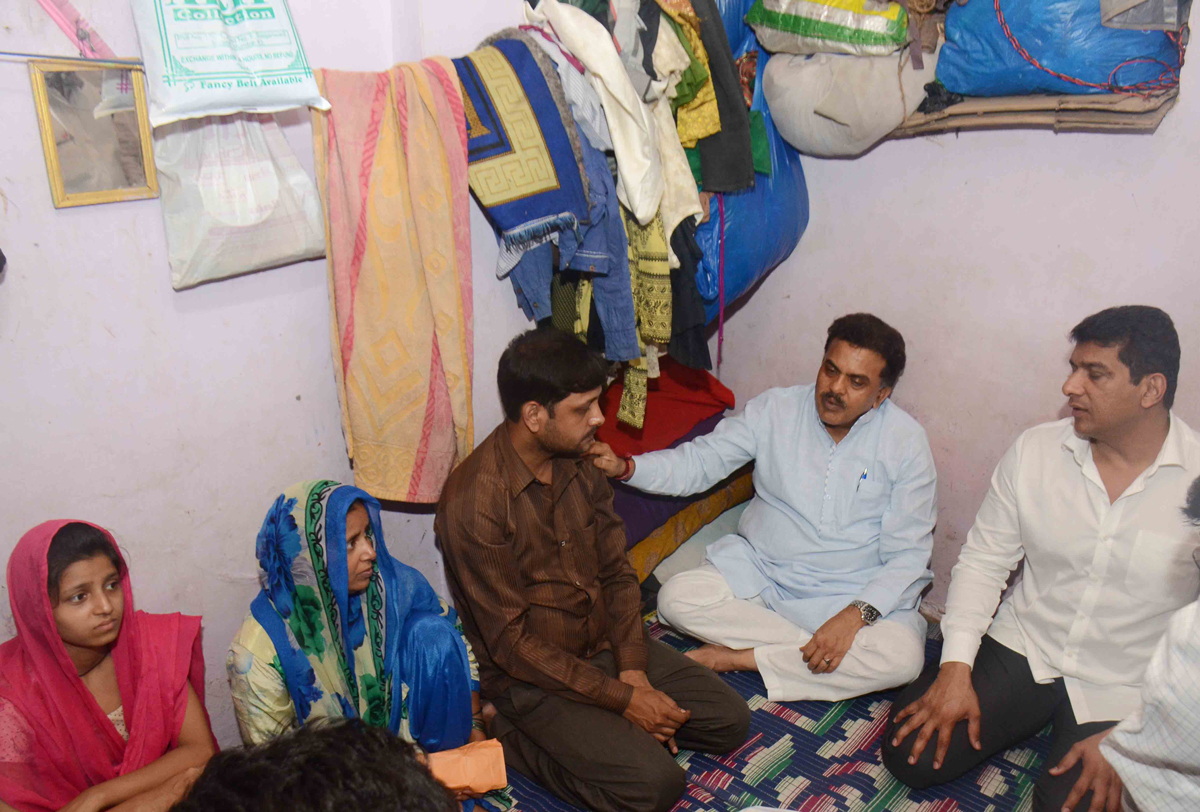 Mumbai Congress  President Sanjay Nirupam Visit Mankhurd Gavandi.