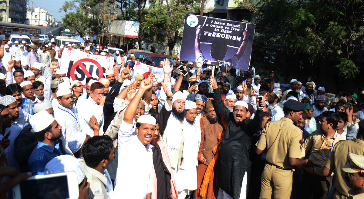 "MARCH AGAINST TERRORISM" to condemn ISIS and all other terror organizations under the leadership of Hazrat Maulana Syed Moinuddin Ashraf Sahab (Moin Miyan)
